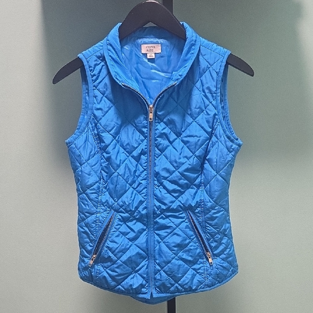 Crown & Ivy Vibrant Blue Quilted Vest With Gold Zippers